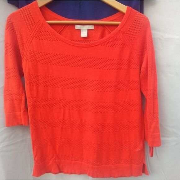 2 Banana Republic tops  - Picture 4 of 10